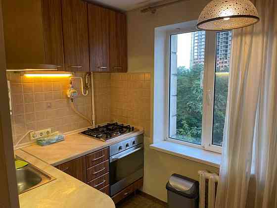 Оренда Квартира 1-кімнатна, 6/9 поверх на Багговутовская ул., 1а Kiev