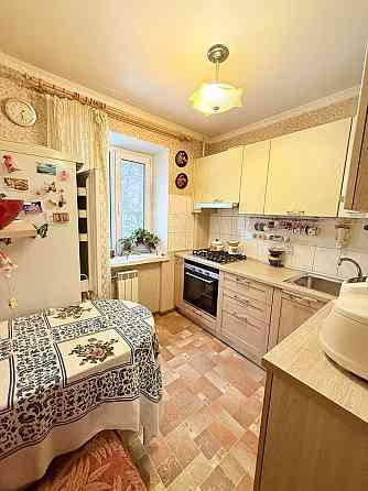 Продаж Квартира 2-кімнатна, 3/5 поверх на Голосіївська вул., д. 18 Kiev