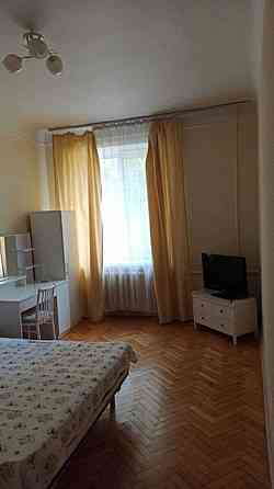 Оренда Квартира 2-кімнатна, 3/5 поверх на Миколи Міхновського, 32а Киев