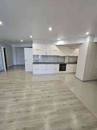 Оренда Квартира 3-кімнатна, 6/10 поверх на ул. Нижний Вал, 27-29 Киев