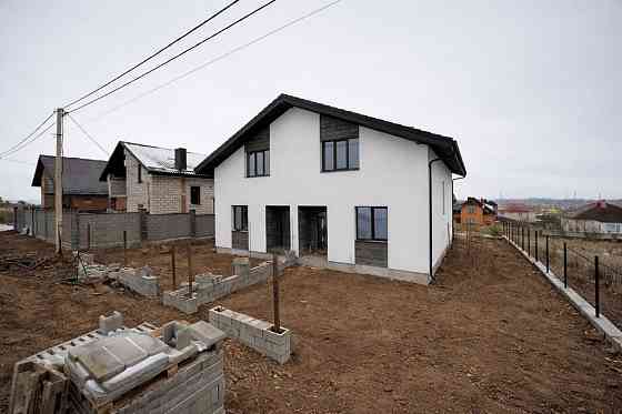 Продаж Будинок 5-кімнатний на вул. Центральна Корнин