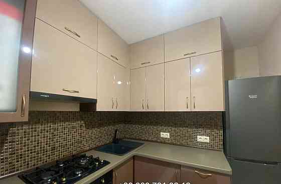 Продаж Квартира 3-кімнатна, 1/5 поверх на Віктора Чміленка вул. (Дзержинського), 27 Кропивницький