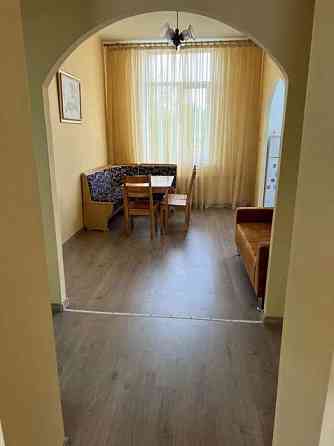 Оренда Квартира 3-кімнатна, 6/8 поверх на ул. Михаила Коцюбинского Киев