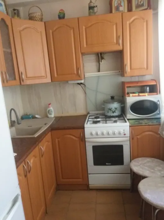 Оренда Квартира 1-кімнатна, 1/5 поверх на Харьковское шоссе, 4 Киев