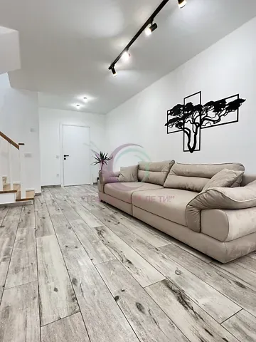 Продаж 4-поверховий   230 кв.м 6 кімн. на Румунська вулиця 30Г Чернівці - фото 7