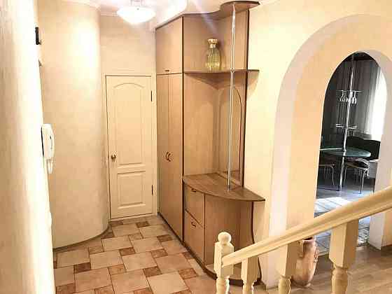 Оренда Квартира 3-кімнатна, 9/16 поверх на ул. Ревуцкого Kiev