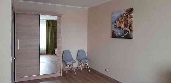 Оренда Квартира 1-кімнатна, 5/27 поверх на ул. Вишняковская Київ