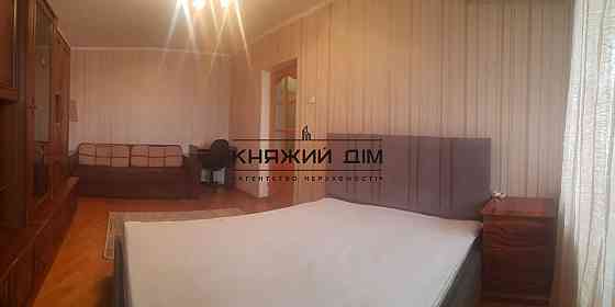 Оренда Квартира 1-кімнатна, 12/16 поверх на Предславинская ул. Kiev