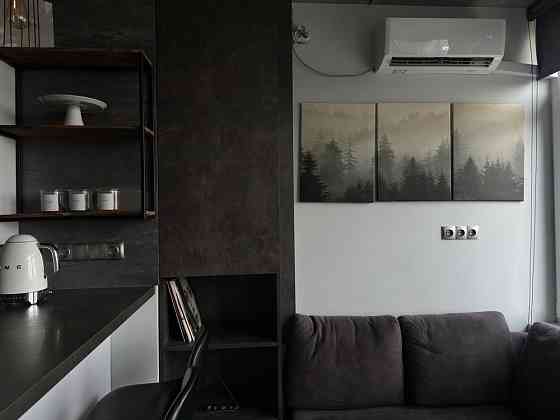 Продаж Квартира 1-кімнатна, 9/9 поверх на Юнацька вул., д. 1 Kiev