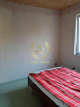 Продаж Будинок 4-кімнатний на Садовая 100-я ул., 5 Киев