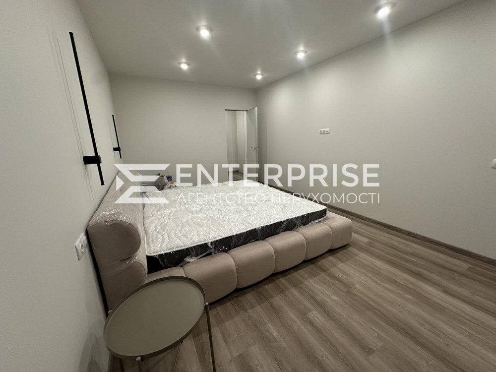 Продаж Квартира 1-кімнатна, 22/23 поверх на вул. Максимовича Михаила Киев - изображение 2