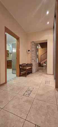 Продаж Квартира 5-кімнатна, 9/10 поверх на Волоська вул., д. 51/27 Kiev