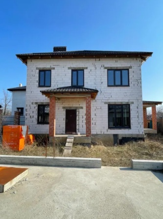 Продам 2-х поверховий будинок в Лісках (ЖК "Тартус") Ліски (Комінтернівський район)