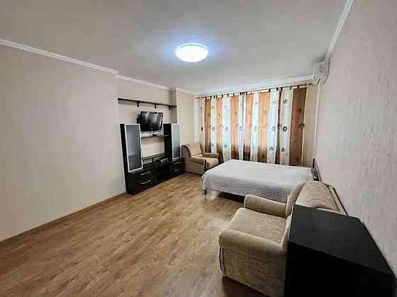 Оренда Квартира 1-кімнатна, 11/28 поверх на ул. Александра Мишуги Киев