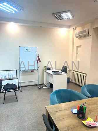 Оренда Будинок 4-кімнатний на Гончара Олеся вул., 37А Київ