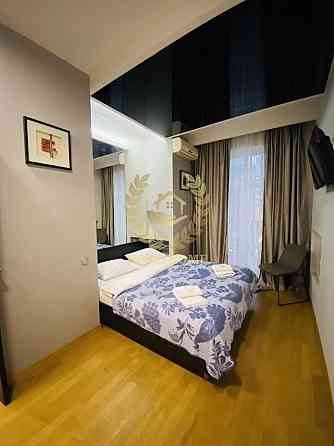 Продаж Квартира 3-кімнатна, 7/8 поверх на Бассейная ул., 17 Kiev