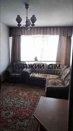 Оренда Квартира 3-кімнатна, 9/9 поверх на Машиностроительный пер. Київ