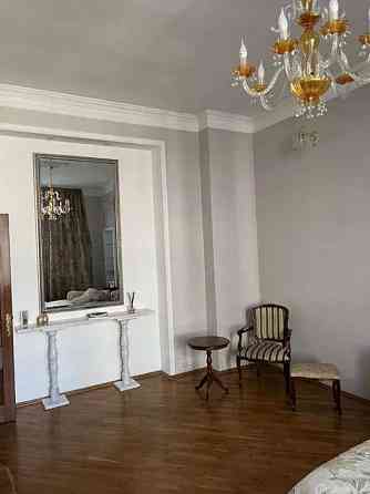 Оренда Квартира 2-кімнатна, 4/4 поверх на ул. Симона Петлюры Київ