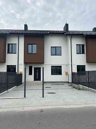 Продаж Будинок 4-кімнатний 