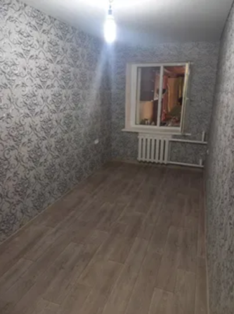 Продаж Квартира 4-кімнатна на ул. Зоряна, 35 