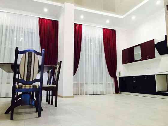 Оренда Квартира 3-кімнатна, 2/18 поверх на ул. Ревуцкого Київ