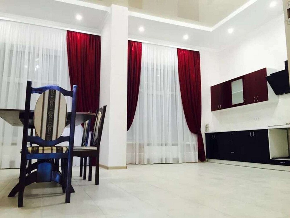 Оренда Квартира 3-кімнатна, 2/18 поверх на ул. Ревуцкого Kiev - photo 1