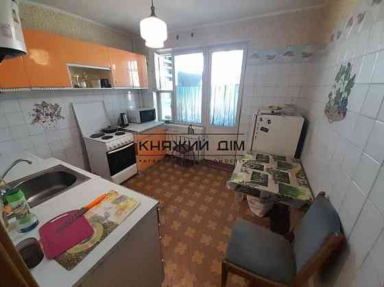 БЕЗ КОМІСІЇ! Продаж 3-кімнатна роздільна квартира, метро Святошин. № 21144462 Київ