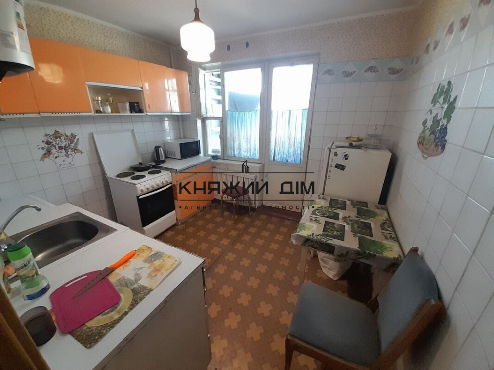 БЕЗ КОМІСІЇ! Продаж 3-кімнатна роздільна квартира, метро Святошин. № 21144462 Київ - фото 1