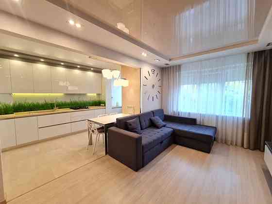 Продаж Квартира 3-кімнатна, 4/9 поверх на Королева Академика, 81 Одесса