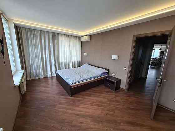 Оренда Квартира 2-кімнатна, 21/24 поверх на ул. Ивана Крамского Київ