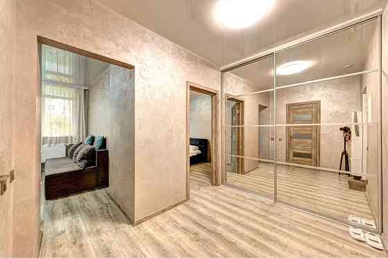 Продаж Квартира 1-кімнатна, 1/25 поверх на Воскресенська вул., д. 2а Kiev