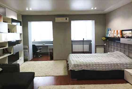 Просторная двухуровневая квартира возле парка Победы. Одеса