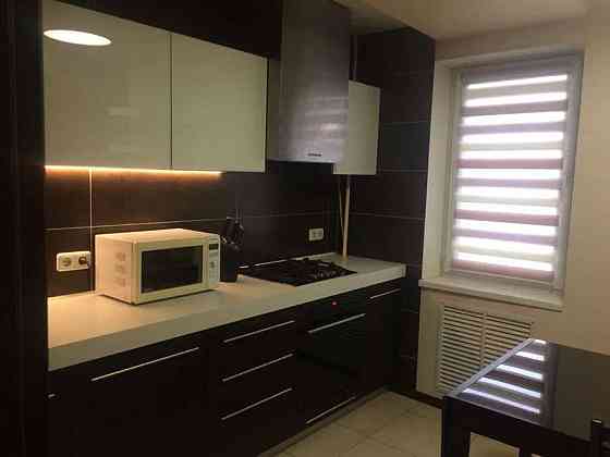 Оренда Квартира 2-кімнатна, 8/9 поверх на Харьковское шоссе, 62 Kiev