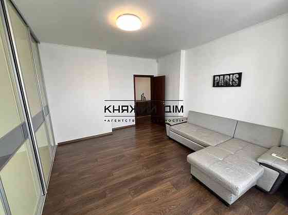 Оренда Квартира 3-кімнатна, 20/21 поверх на Урловская ул. Киев