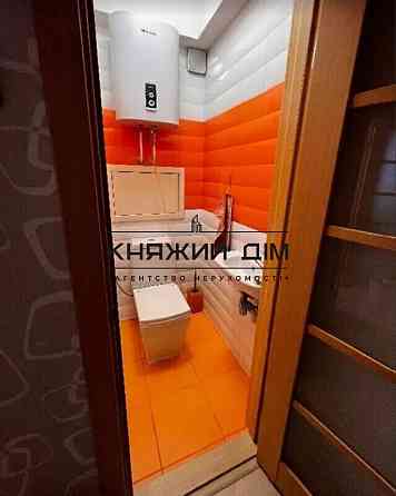 Продаж Квартира 3-кімнатна, 16/16 поверх на Кадетский гай ул. Киев