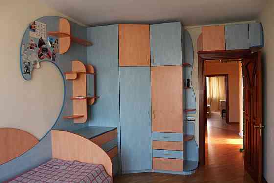 Оренда Квартира 4-кімнатна, 18/28 поверх на Анни Ахматової, 13 Київ