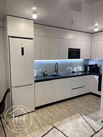 Продаж Квартира 2-кімнатна, 1/10 поверх на Зелена L'viv