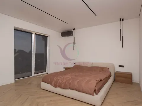 Продаж 2-поверховий   120 кв.м 3 кімн. на 50 Чернівці - фото 1