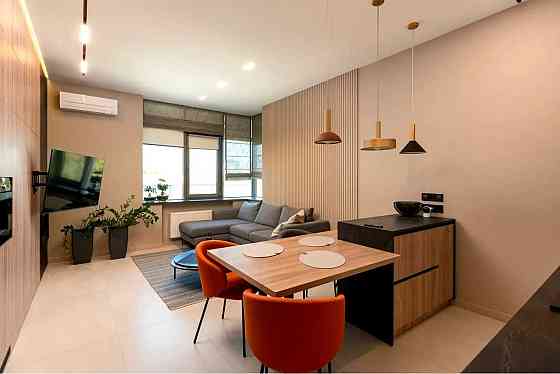 Продаж Квартира 4-кімнатна, 3/24 поверх на Дніпровська набережна вул., д. 14А Киев