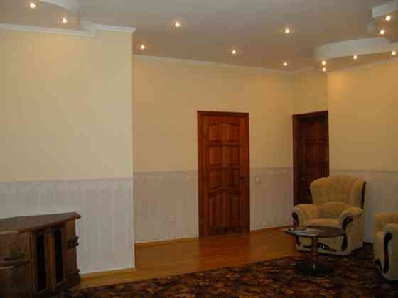 Оренда Квартира 3-кімнатна, 5/17 поверх на Срибнокильская ул. Київ