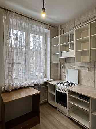 Продаж Квартира 2-кімнатна, 2/5 поверх на Єреванська вул., д. 1 Київ