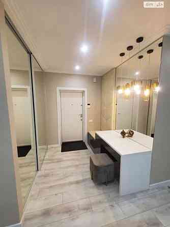 Продаж Квартира 3-кімнатна, 11/23 поверх на Максимовича Михайла вул., д. 3г Kiev