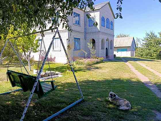 Продаж Будинок 4-кімнатний на Центральная ул., 2 