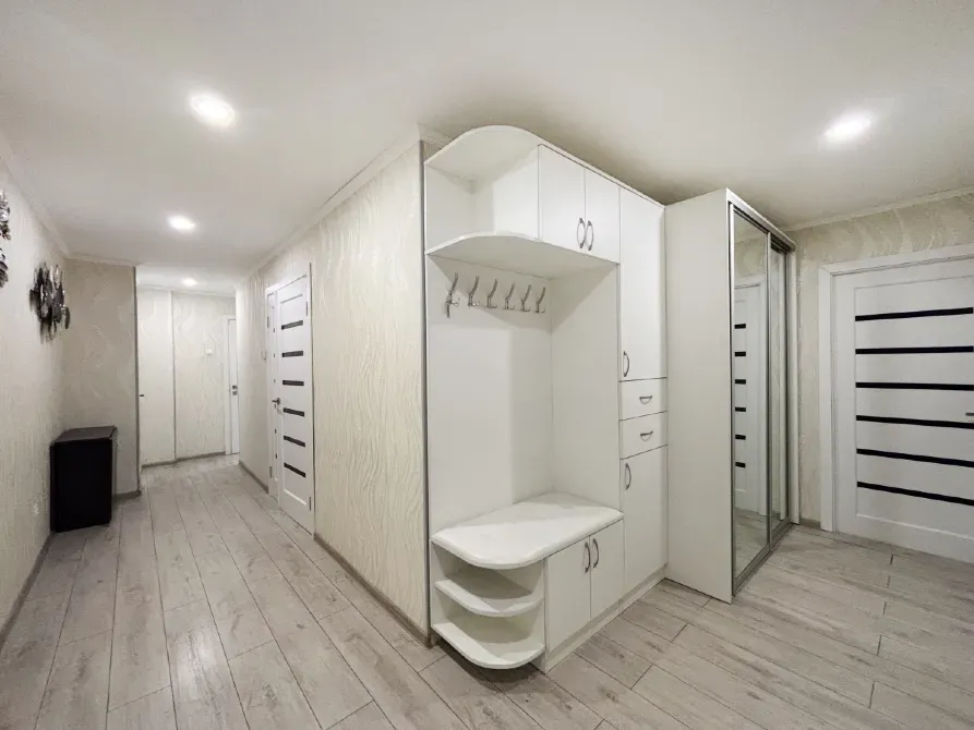 For sale 2-room Apartment 71 sq.m Бережанська Ternopil' - photo 8