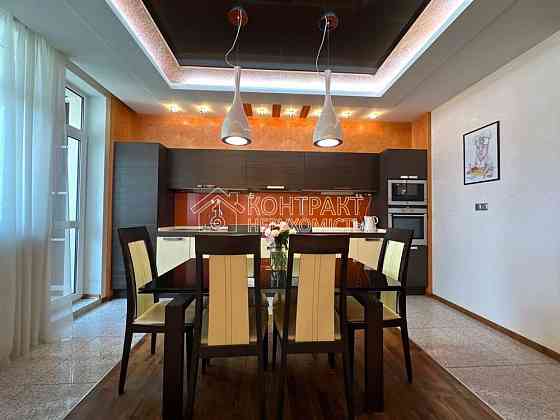 Продаж Квартира 4-кімнатна, 12/18 поверх на вул. Науки Харків