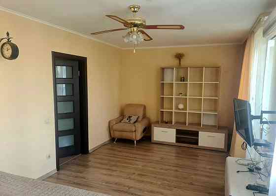 Оренда Квартира 1-кімнатна, 10/16 поверх на вул. Княжий Затон, 14В Київ