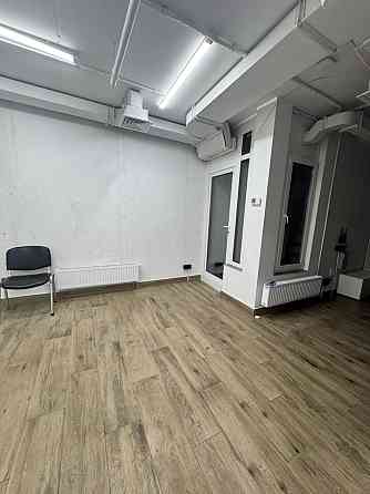 Оренда приміщення вільного призначення на улица Днепровская Набережная, д.18 приміщень - 2, поверх - cokol/25 Киев