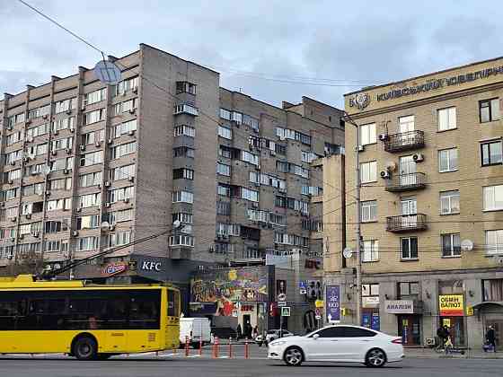 Продаж Квартира 4-кімнатна, 7/9 поверх на Гончара Олеся вул., д. 96 Київ