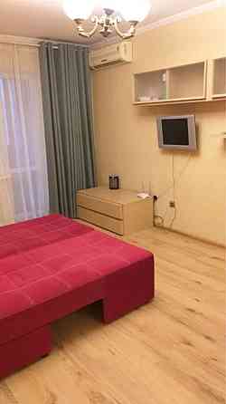 Оренда Квартира 1-кімнатна, 16/16 поверх на Василя Стуса, 28а Киев