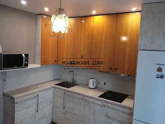 Продаж Квартира 2-кімнатна, 27/27 поверх на Вишняковская ул. Київ